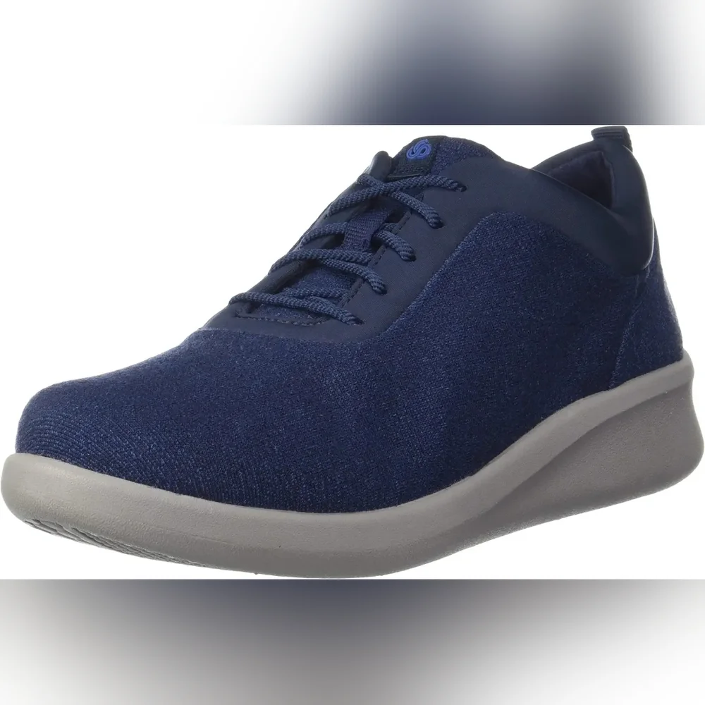 NEW Clark's Women's Cloudsteppers Sillian 2.0 Pace Sneakers